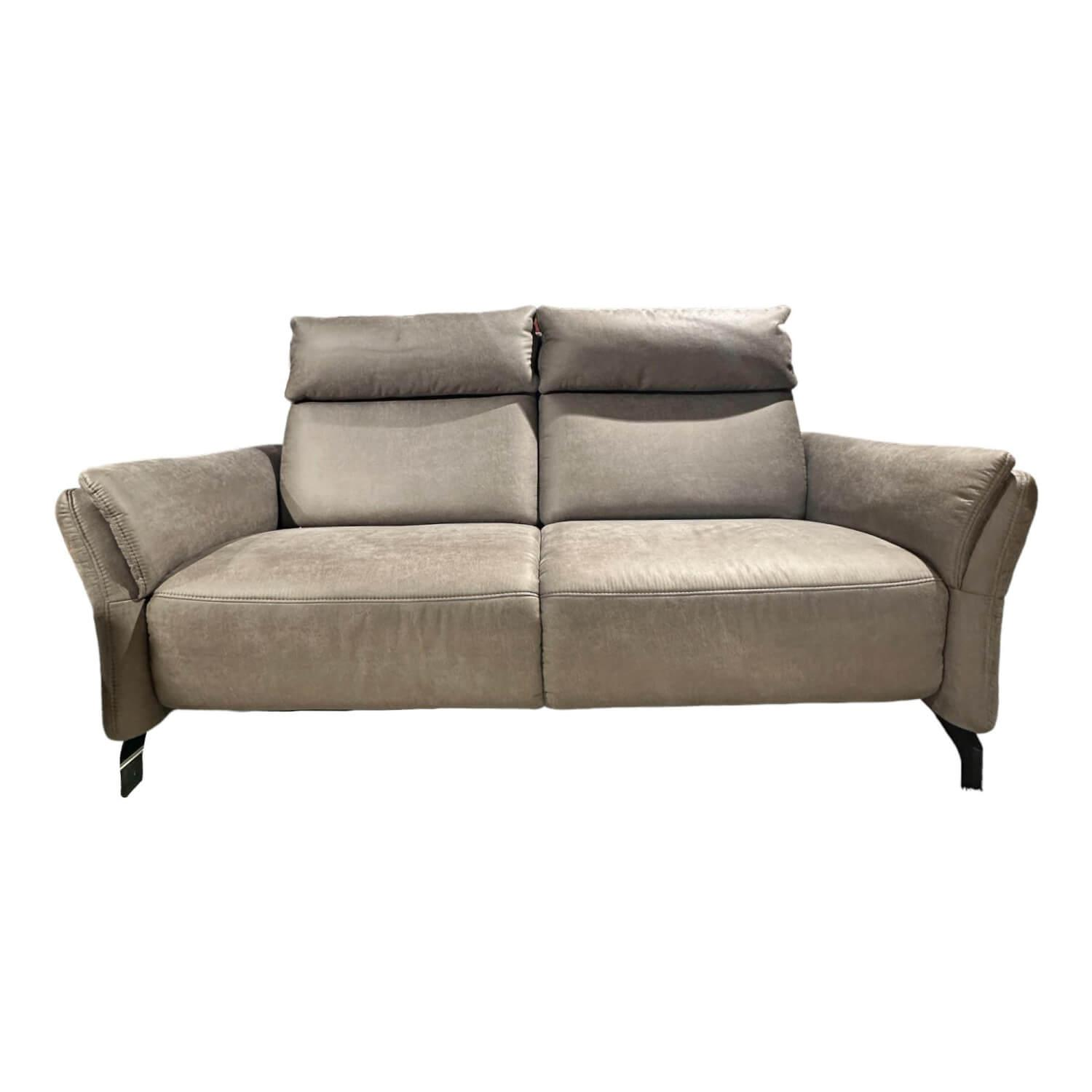 Sofa Lodi Bezug Stoff Gringo Taupe Grau Metalleckfuß Schwarz Matt von Polsteria