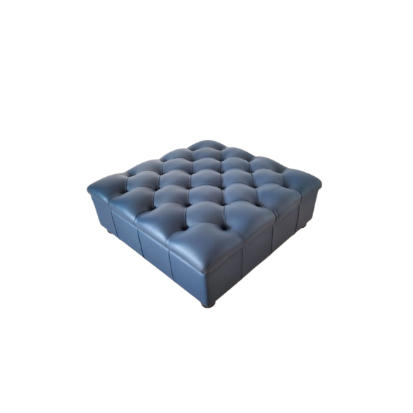Chesterfield Sitzpouf in Ozeanblau, Poltrona Frau Chesterfield Sitzpouf in Ozeanblau, Poltrona Frau von Poltrona Frau