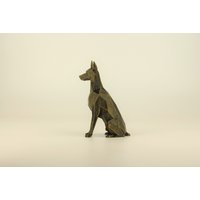 Dobermann Hund Figur Handbemalt, Low Poly Dobi Skulptur, Einzigartiges Geschenk Für Hundeliebhaber Und Haustierbesitzer, Deko Zuhause von Polyrized3D
