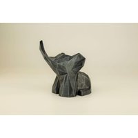 Elefant Figur Handbemalt, Low Poly Babyelefant Skulptur, Einzigartiges Geschenk Für Tierliebhaber, Inneneinrichtung Deko Wohnzimmer Und Büro von Polyrized3D