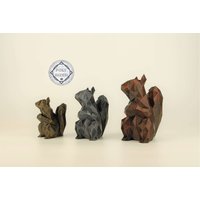 Low Poly Eichhörnchen Figur, Handbemalte Tier Skulptur, Einzigartiges Geschenk Für Tierliebhaber, Inneneinrichtung Deko Zuhause Und Büro von Polyrized3D