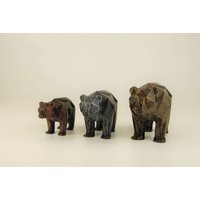 stehender Bär Figur Handbemalt, Low Poly Braunbär Skulptur, Einzigartiges Geschenk Für Tierliebhaber, Deko Inneneinrichtung Und Büro von Polyrized3D