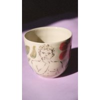 Handbemalte Keramiktasse Queer Art Steingut Kaffeetasse Handbemalte Keramiktasse Queer Art Steingut Kaffeetasse von Pomelopotteryshop