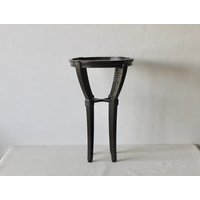 Century Furniture Post Moderner Skulpturaler Beistelltisch Mit Glasplatte von PopUpModern