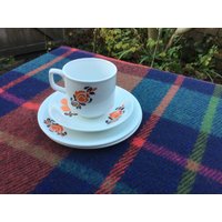 Alfred Meakin | Tams Teetasse Und Untertasse Mit Zwei Beilagentellern von Popeth