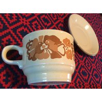 Zwei Staffordshire Pottery Stowaway Teetassen Und Untertassen von Popeth