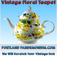 Vintage Teekanne Weißes Porzellan Transferware Mit Narzissen Und Veilchen Verziert 3 1/2 Tasse Kapazität von PortlandPandemonium
