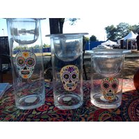 Upcycled Kerzenhalter Mit Sugar Skulls - Set 3 in Dipl.-Höhen von PossumDivaBoutique