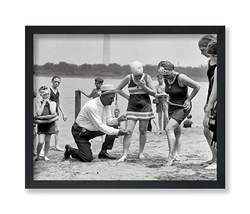 Poster Master Vintage-Poster mit Strandpolizei, Retro-Bademode, Druck zum Messen von Badeanzügen, Strandkunst, Küstengeschenk für Ihn, Frauen, Wanddekoration für Ozean oder Strandhaus, 20,3 x 25,4 cm, Poster Master Vintage-Poster mit Strandpolizei, Retro-Bademode, Druck zum Messen von Badeanzügen, Strandkunst, Küstengeschenk für Ihn, Frauen, Wanddekoration für Ozean oder Strandhaus, 20,3 x 25,4 cm, von Poster Master