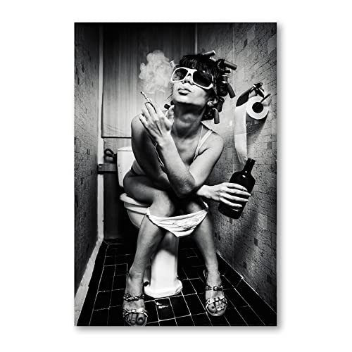 Postereck - 0423 - Hochwertiges Poster Party Girl Schwarz-Weiß | Frau mit Alkohol und Zigarette auf Toilette Poster | Freche Gäste WC Deko | Bild Badezimmer | Leinwand - 100,0 cm x 75,0 cm von Postereck