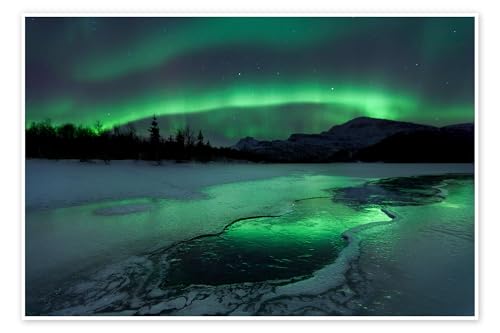 Aurora Borealis in Norwegen I Poster von Arild Heitmann 120 x 80 cm Grün Landschaften Wanddeko von Posterlounge