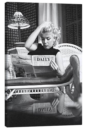 Posterlounge Marilyn Monroe Zeitung lesend Leinwandbild von Celebrity Collection 40 x 60 cm Schwarz-Weiß Nostalgie Wanddeko von Posterlounge