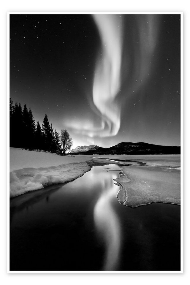 Posterlounge Poster Arild Heitmann, Aurora Borealis über Sandvannet See in Troms, Norwegen, Wohnzimmer Skandinavisch Fotografie von Posterlounge