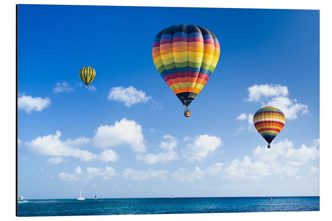 Posterlounge Poster Editors Choice, Bunte Heißluftballone über dem blauen Meer, Badezimmer Maritim Fotografie Posterlounge Poster Editors Choice, Bunte Heißluftballone über dem blauen Meer, Badezimmer Maritim Fotografie von Posterlounge