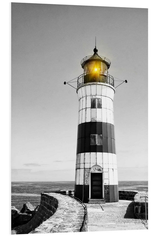 Posterlounge Poster Editors Choice, Leuchtturm mit gelbem Licht, Badezimmer Maritim Fotografie Posterlounge Poster Editors Choice, Leuchtturm mit gelbem Licht, Badezimmer Maritim Fotografie von Posterlounge