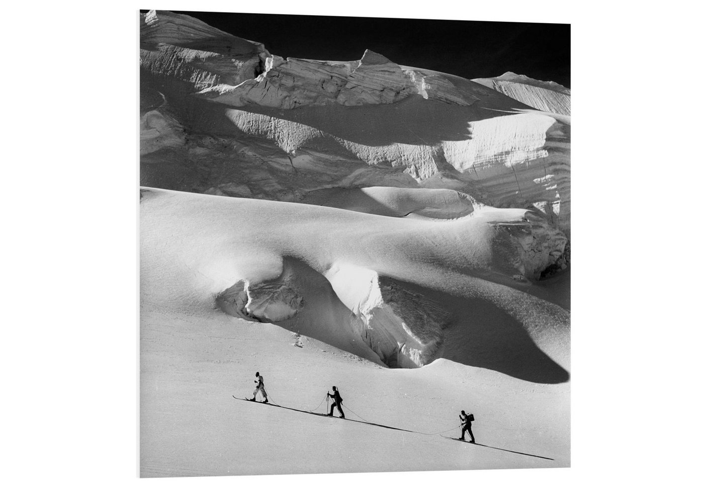 Posterlounge Wandbild Schneewanderung durch die Alpen, Vintage Ski Collection, erhältlich als Poster, Leinwandbild, Wandsticker oder Acrylglasbild Posterlounge Wandbild Schneewanderung durch die Alpen, Vintage Ski Collection, erhältlich als Poster, Leinwandbild, Wandsticker oder Acrylglasbild von Posterlounge