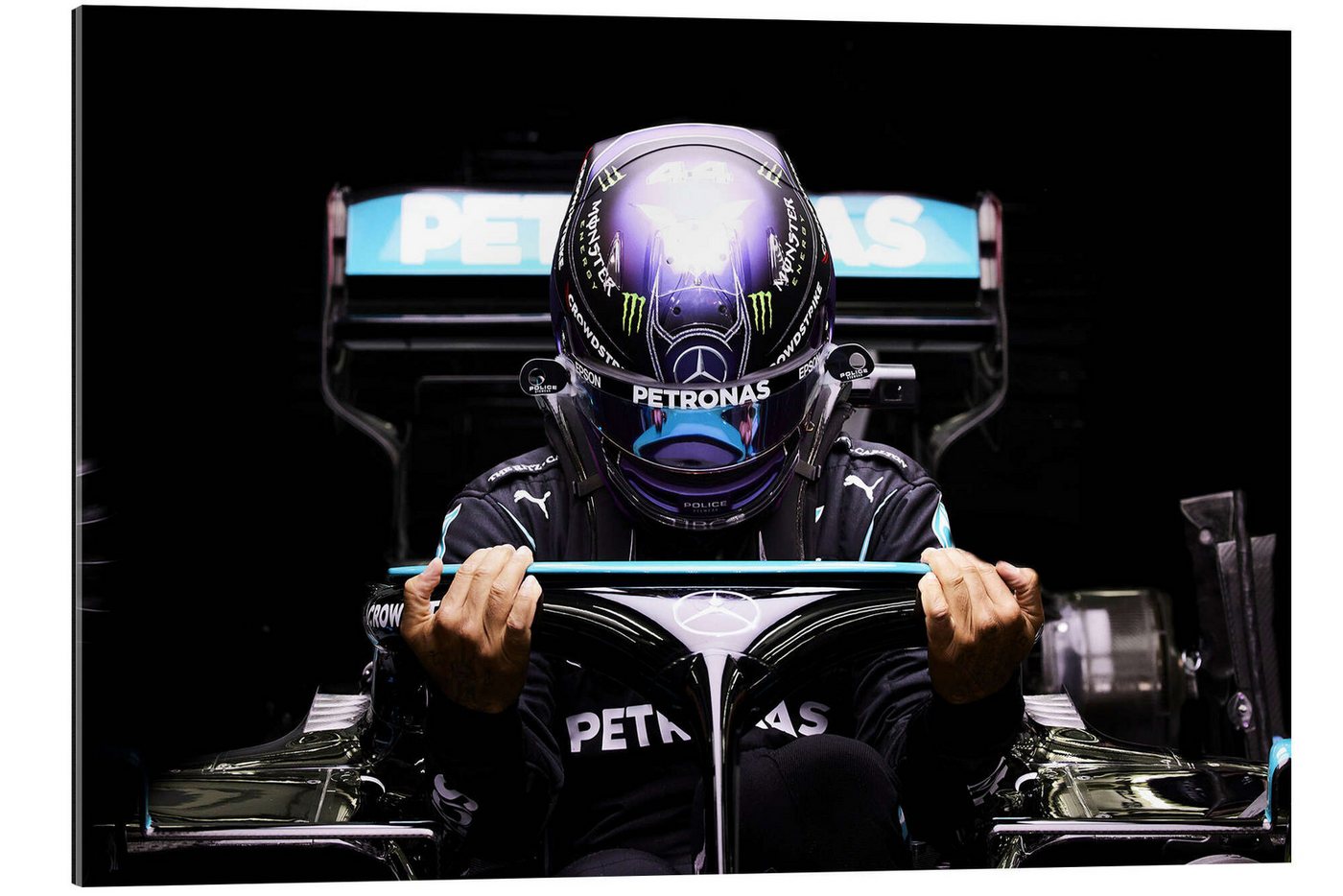 Posterlounge XXL-Wandbild Motorsport Images, Lewis Hamilton vor dem Rennen, Großer Preis von Bahrain 2021, Fotografie von Posterlounge