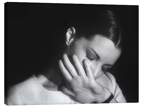 Romy Schneider Pose I Leinwandbild 40 x 30 cm Schwarz-Weiß Wandbilder Wanddeko von Posterlounge