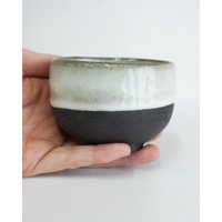 Kaffeebecher Schwarz Weiß - Keramik Geschirr Handgemacht Steinzeug Tasse Geschenk Für Kaffeeliebhaber | Pott. Ceramic Studio Kaffeebecher Schwarz Weiß - Keramik Geschirr Handgemacht Steinzeug Tasse Geschenk Für Kaffeeliebhaber | Pott. Ceramic Studio von PottCeramicsStudio