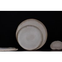 Handgefertigtes Weißes Geschirrset Aus Keramik Rustikales Matt-Handwerksgeschirr Handgefertigtes Weißes Geschirrset Aus Keramik Rustikales Matt-Handwerksgeschirr von PotteryProps