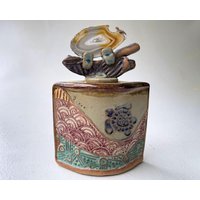 Handgefertigte Sea Schildkröte Gefäß Keramik Mit Achat Deckel Einzigartige Dekorative Kunst von PotterybyHelene