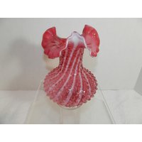 Fenton Cranberry Opalescent Hobnail Stripe Vase von PotteryglassII