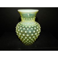 Fenton Topaz Opalescent Hobnail Vase von PotteryglassII