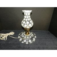 Fenton White Opalescent Coin Spot Lampe von PotteryglassII