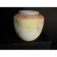 Mt Washington Crown Milano Vase von PotteryglassII