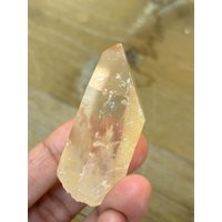 Golden Healer Quartz Small Point. The Warriors' Crystal Damaged. Resilient. Deep Healing Golden Healer Quartz Small Point. The Warriors' Crystal Damaged. Resilient. Deep Healing von Powercrystals888