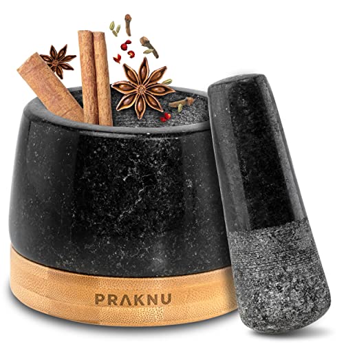 Praknu Mörser aus Granit klein mit Stößel - Für ein feines Mahlergebnis - Mit Untersetzer aus nachhaltigem FSC® Holz - Leicht zu Reinigen Praknu Mörser aus Granit klein mit Stößel - Für ein feines Mahlergebnis - Mit Untersetzer aus nachhaltigem FSC® Holz - Leicht zu Reinigen von Praknu