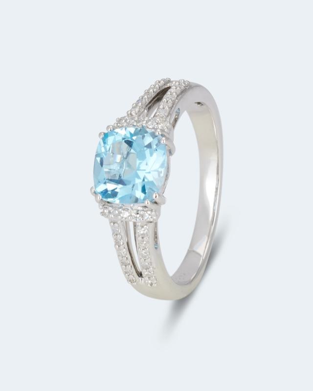 Ring mit Blautopas & Diamanten von Precious Tales