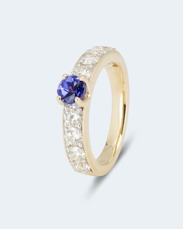 Ring mit Tansanit AAAA + Brillanten von Precious Tales