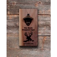 Personalisierte Wandhalterung Flaschenöffner Laser Graviert Deer Camp von Precisioncraftlaser