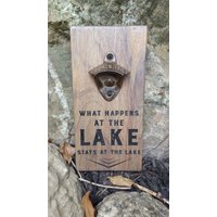 Personalisierte Wandhalterung Flaschenöffner Laser Graviert The Lake von Precisioncraftlaser