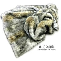 Gold Und Grauer Wolf - Kojote Decke Premium Kunstfell Grautöne Warme Highlights Weichstes Minky Futter von PremiumFauxFurRugs
