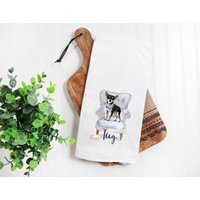 Chihuahua Mehlsack Handtuch, Hundemama, Hunde Papa, Personalisierter Name, Tiername Geschenk, Aquarell Haustierportrait, Blumenkrone von Preppypineapplehome