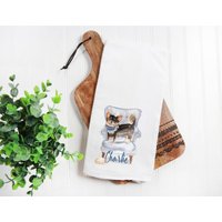 Chihuahua Mehlsack Handtuch, Hundemama, Hundedad, Personalisierter Name, Tiername Geschenk, Aquarell Haustierportrait, Blumenkrone von Preppypineapplehome