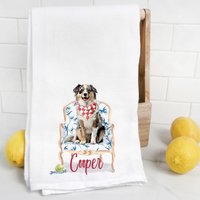 Custom Australian Shepherd 3 Mehlsack Handtuch, Geschirrtuch, Hundemama, Hundepapa, Personalisierter Name, Labradoodle, Aquarell Tierportrait von Preppypineapplehome