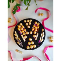 Geschenkbox in Form Des Volkswagen-Logos Mit Süßigkeiten Birthday Treats von PresentOks