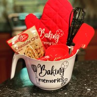Backerinnerungen Geschenkkorb. Bäcker Geschenkidee. Backgeschenkklammer. Keks-Geschenkkorb. Geschenkidee Weihnachten. Kekskörbchen von PrettyCreativeMama