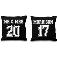 Personalisiertes Hochzeitstagsgeschenk, Mr & Mrs | Oder X2, X2 Ihr Name Und Nummer Hochzeitsdatum Kissenhülle Paar Set Personalisiertes Hochzeitstagsgeschenk, Mr & Mrs | Oder X2, X2 Ihr Name Und Nummer Hochzeitsdatum Kissenhülle Paar Set von PrettyLittleCustoms1