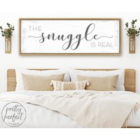 The Snuggle Is Real Zeichen | Die Kuscheldecke Ist Echt Kuscheln von PrettyPerfectStudio