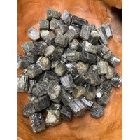 Grüner Turmalin Rohstück 20G Mitgefühl/Zärtlichkeit Geduld von Prettyearthcrystals