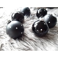 6 Schwarze Christbaumkugeln, Kugeln Schwarz, 10 cm Tannenbaumschmuck Schwarz Weiß, Weihnachtskugeln Weiß 6 Schwarze Christbaumkugeln, Kugeln Schwarz, 10 cm Tannenbaumschmuck Schwarz Weiß, Weihnachtskugeln Weiß von Primaliese