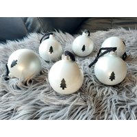 Christbaumkugeln, 8 Weiße Glaskugeln, Kugeln Weiß, 10 cm Tannenbaumschmuck, Schwarze Tanne, Große Christbaumkugeln, 8 Weiße Glaskugeln, Kugeln Weiß, 10 cm Tannenbaumschmuck, Schwarze Tanne, Große von Primaliese