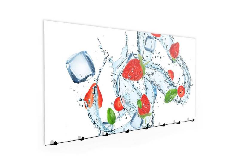 Primedeco Garderobenpaneel Magnetwand und Memoboard aus Glas Erdbeeren im Eiswürfelsplash von Primedeco