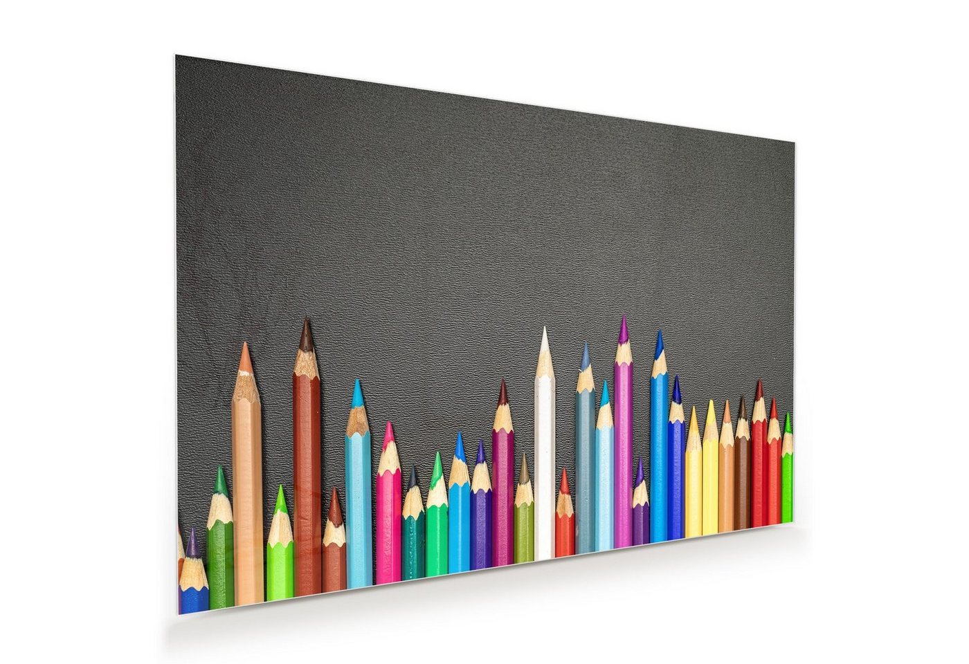 Primedeco Glasbild Wandbild Schulutensilien auf Tafel mit Aufhängung, Kinderwelt von Primedeco