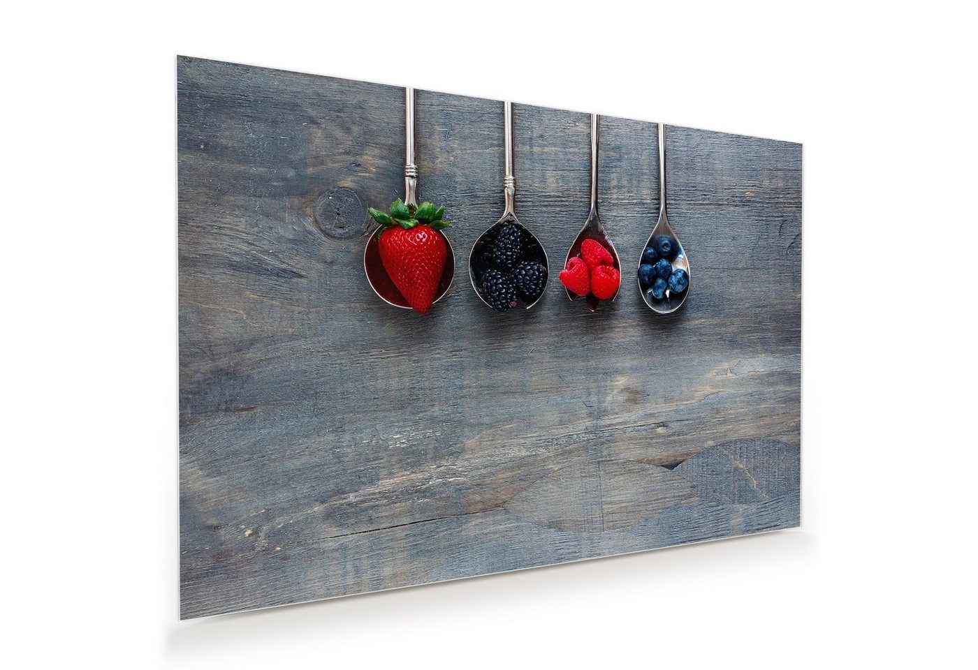 Primedeco Glasbild Wandbild Beeren auf Metall Löffel mit Aufhängung, Früchte (21 verschiedene Größen, 1 St), Elegante Aufhängung von Primedeco