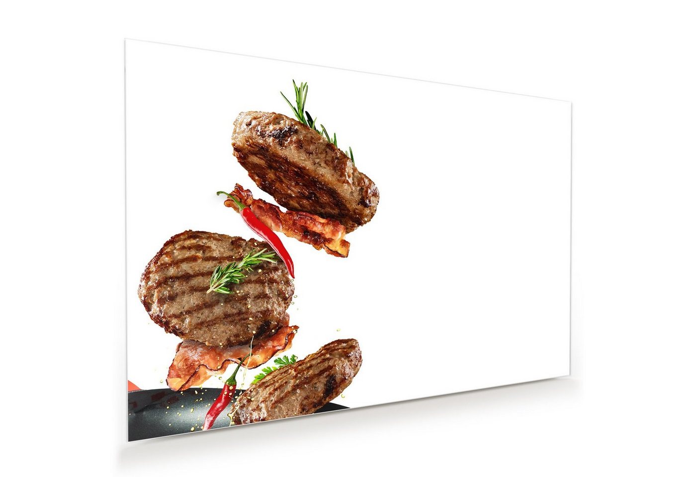 Primedeco Glasbild Wandbild Fleisch fällt in Pfanne mit Aufhängung, Speisen von Primedeco
